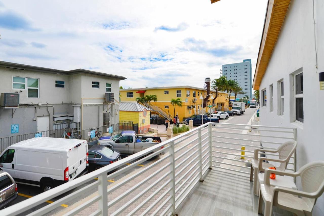 Cozy 1 Bedroom With Pool Steps From The Beach #47 Hollywood Exterior foto